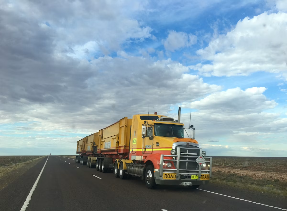 Truck fleet dispatch coordination service